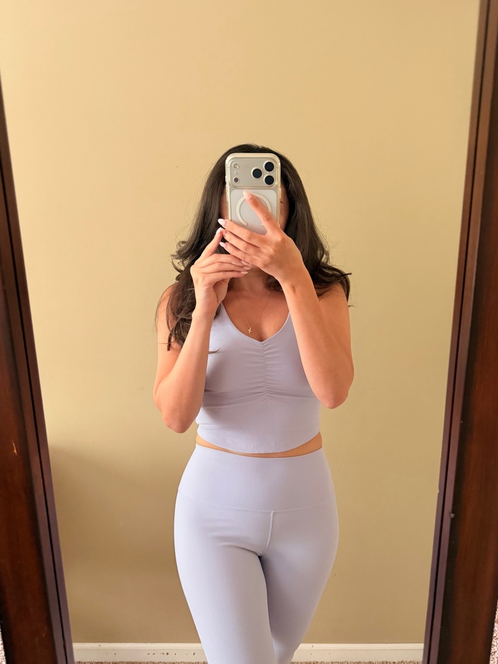 WILO Lavender Seamless V-Neck Crop Top and High-Waist Leggings Set - Picture 2 of 7